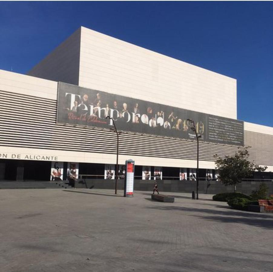 Estudio A Cerca Del Auditorio Y El Mercado Central De لقنت المظهر الخارجي الصورة